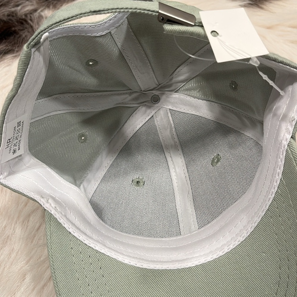 Baseball cap - Picture 7 of 7